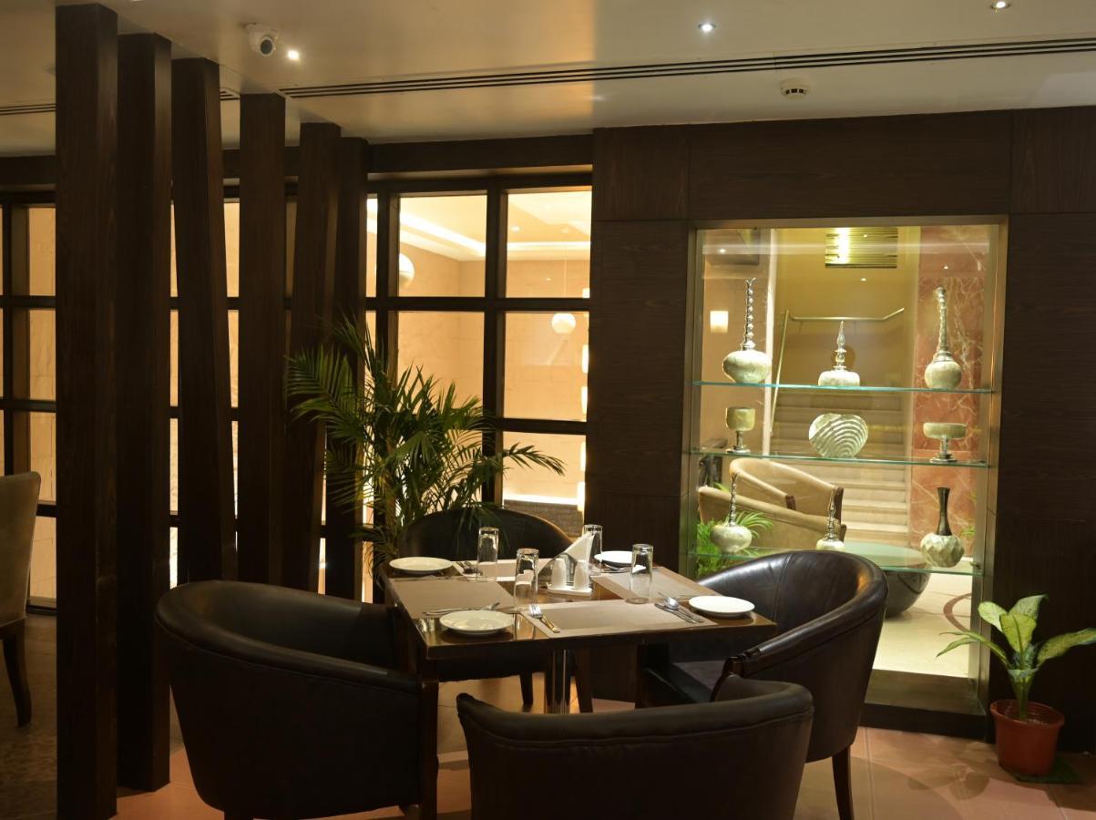 The Central Park Rourkela Extérieur photo