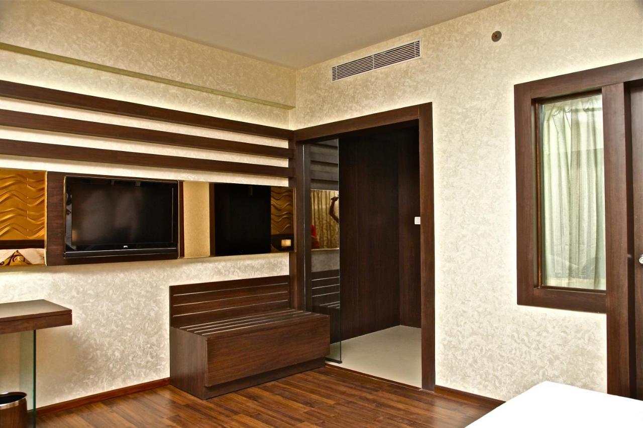 The Central Park Rourkela Extérieur photo