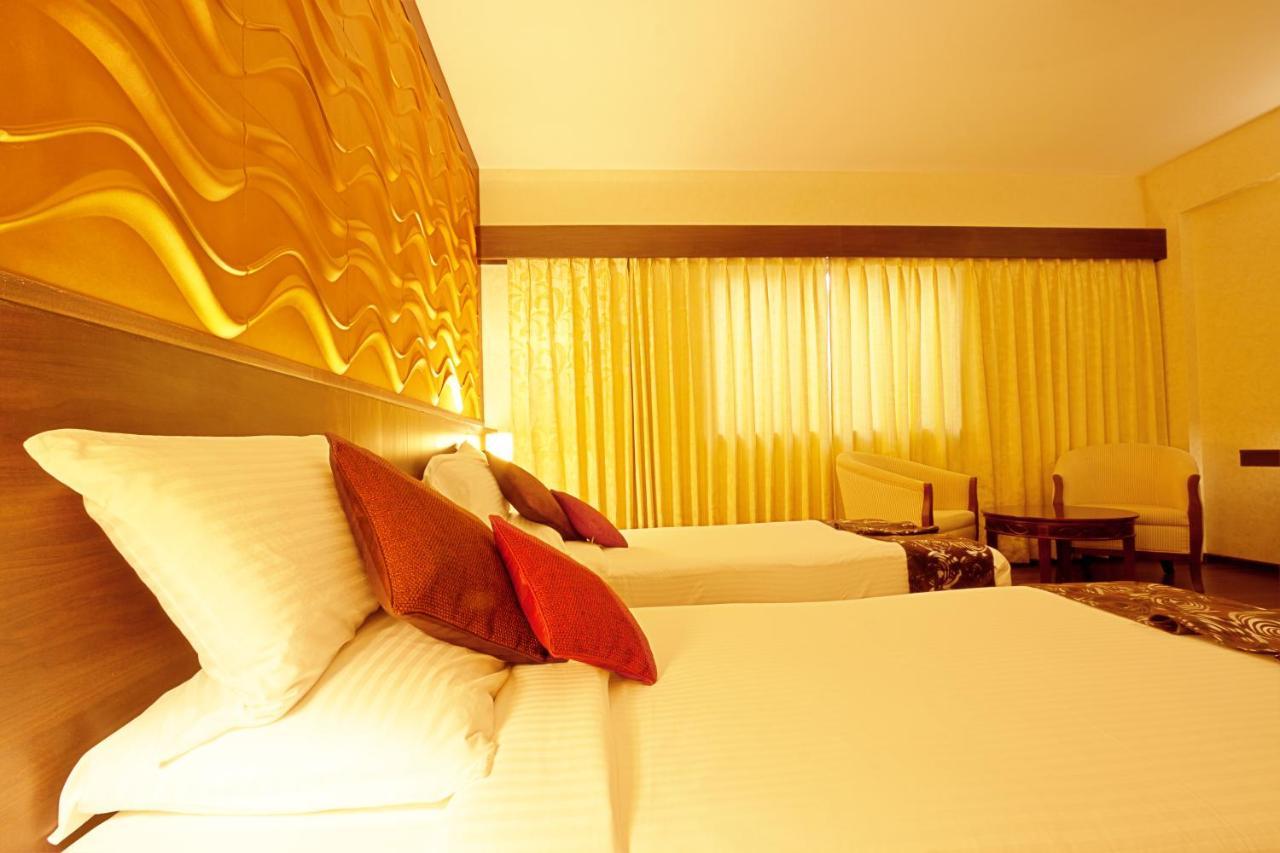 The Central Park Rourkela Extérieur photo